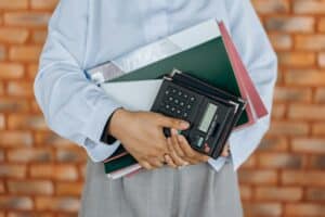 Mais en fait… elle fait quoi une assistante digitale ? (Exemples concrets et missions réelles)